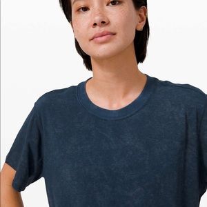Lululemon Boyfriend Tee Blue Cloud Wash size 4